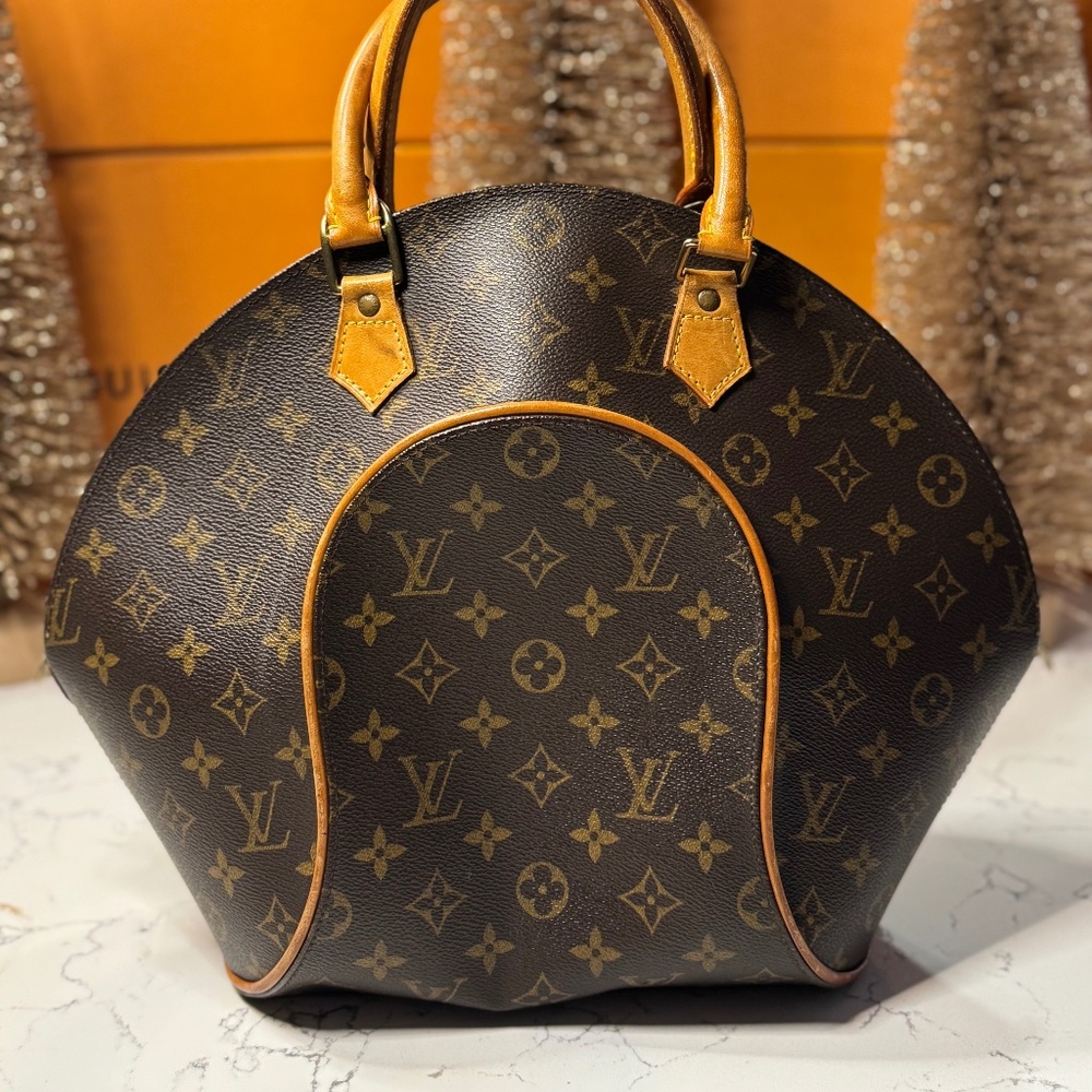 Louis Vuitton Monogram Ellipse MM Tote